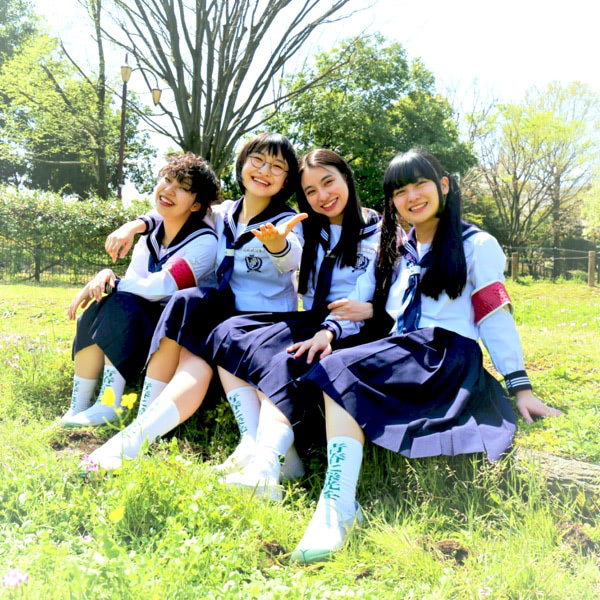 Atarashii Gakkou no Leaders aka ATARASHII GAKKO! Quesera Sera - Single cover